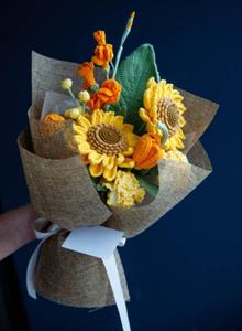 Ramo de Girasoles Hecho a Mano con Ganchillo, Ramo de Ganchillo para el Día de la Madre, San Valentín, Navidad, Ramo de Ganchillo Hecho a Mano para Días Festivos - Product Image 5