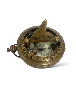 เข็มทิศนาฬิกาแดดแบบกดปุ่ม สไตล์วินเทจ ของตกแต่งสำนักงานแนวทะเล อุปกรณ์ตกแต่งโต๊ะทำงานแบบอินเทอร์แอคทีฟ ทำจากทองเหลืองและแก้ว - Product Image 2