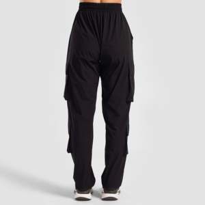 Pantalones Cargo Negros Casuales de Cintura Alta, Tejido Transpirable con Decoración de Botones y Logotipo, Acabado Lavado para Verano - Product Image 5