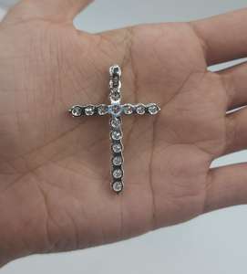 Colgante de Cruz de diamante redondo de moissanita de 4MM, diseño de cruz de plata de ley 925, colgantes y dijes de joyería fina chapados en oro en forma de lágrima - Product Image 5