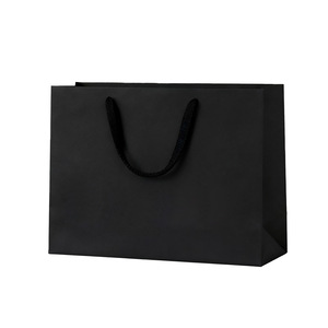 Op voorraad Luxe Zwarte Papieren Shoppertas met Aangepast Logo Lage Minimum Bestelhoeveelheid voor Promotie, Cadeau & Retail Gebruik - Product Image 1