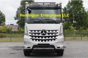 Camion benne d'occasion Mercedes-Benz Arocs 3258 8x4 Diesel 40T Euro 6 pour transport lourd et travaux d'ingénierie, modèle 2018 - Product Image 2
