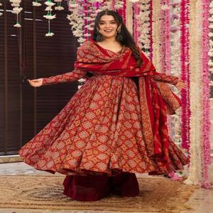 VASTRA COTTAGE Traje Anarkali de Algodón Puro Estampado con Gran Vuelo, Dupatta de Algodón a Juego y Conjunto de Plazzo de Algodón Suave - Product Image 6