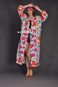 Venta al por mayor de Chaqueta Larga Bordada Suzani Kimono Mujer-Tallas Grandes Suzani Chaqueta Larga Bordada Floral - Product Image 6
