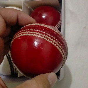 Balle de cricket en cuir de cricket professionnelle dans des balles dures multicolores - Product Image 1