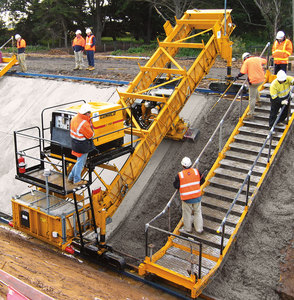 Pavimentadora de Hormigón Deslizante Gomaco SL-450-X 2024, Equipo de Construcción Usado con Componentes Principales: Motor Cummins EPA, Garantía de 3 Años - Product Image 1