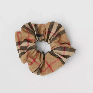 Chouchous surdimensionnés Grandes cravates en caoutchouc et bandes de cheveux élastiques Porte-queue de cheval pour filles en vente - Product Image 1
