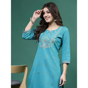 Kurtas rectas de crepé bordadas para mujer con mangas tres cuartos - Product Image 2