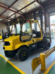 New Diesel Powered Pallet Truck 2 Ton Indoor Use with 2 Stage/3 Stage Mast for Sale - Product Image 4