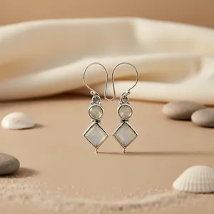 Boucles d'oreilles pendantes en argent sterling 925 avec pierre de lune en forme de cœur, design religieux tendance pour mariage, fête ou cadeau - Product Image 2