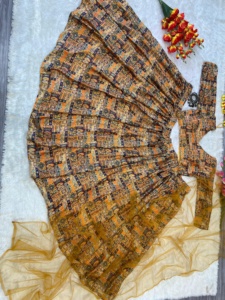 Lehenga de mariage le plus beau et le plus récent avec un bel imprimé floral - Product Image 6