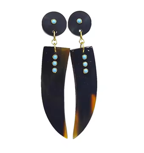 Boucle d'oreille en corne de buffle à la mode antique pour les bijoux les plus vendus Boucles d'oreilles en corne de conception moderne pour femmes par l'artisanat en croissant - Product Image 4