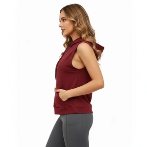 Débardeur de sport pour femmes avec poches kangourou et capuche intégrée, idéal pour le bootcamp et le cyclisme en salle - Product Image 6
