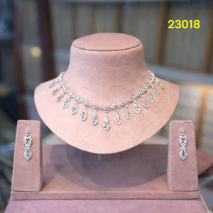 Conjunto de Collar Gargantilla con Diseño de Hoja Plateada con Aretes y Anillo a Juego |   Modelo de Imitación Tradicional India al por Mayor 23202 - Product Image 2