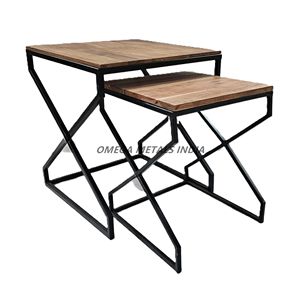 Table d'appoint grise moderne avec un profil dramatique Meuble sensuel et accrocheur pour maisons raffinées - Product Image 4