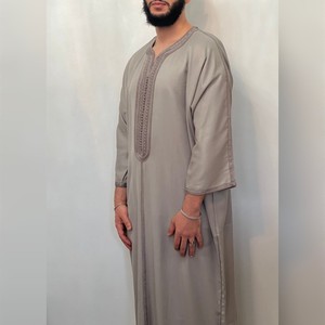ชุดโทบแบบโมร็อกโกสำหรับผู้ชาย AL HIJRAH ABAYAS คอลเลคชั่นใหม่! ชุดละหมาดแขนยาวปักลายคุณภาพสูง ผลิตจากโพลีเอสเตอร์ ป้องกันรอยยับ - Product Image 1