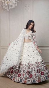 ชุดงานแต่งงานออกแบบสวม lehenga choli กับด้ายและลำดับการทำงาน - Product Image 6