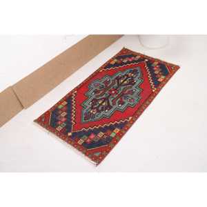 Vintage Small Rug 1.6x3.1 ft, <b>Red</b> Camouflage Turkish <b>Wool</b> Rug - Product Image 4