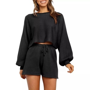 Tenues de pull 2 pièces brodées de couleur unie à manches longues pour femmes - Product Image 1