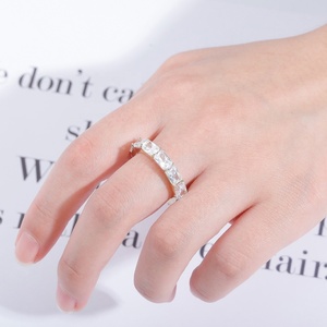 Klassische einfache quadratische Zirkon vergoldete Lab Diamond <span class=keywords><strong>Original</strong></span> ästhetische Ehering Ewigkeit ringe für Frauen Männer Fingers chmuck - Product Image 1