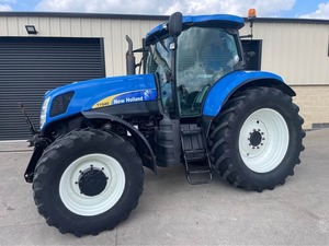 Tracteur agricole neuf Hollandd T7040 avec cabine et AC d'occasion d'origine à vendre - Product Image 5