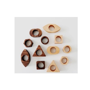 Élégants anneaux de serviette en bois faits à la main, parfaits pour les mariages, les fêtes, les repas festifs, les banquets, les restaurants, les cafés et l'usage domestique - Product Image 5