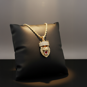 Pendentif unisexe en argent sterling fait main avec émail tendance en forme de couronne, serti de moissanite VVS de qualité brillante en 3D en forme de visage de lion glacé - Product Image 6