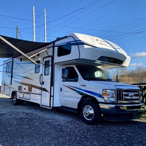 Autocaravana Familiar Económica y en Buen Estado, Forest River Forester 2851SLE - Product Image 4