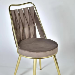 Ensemble de table à manger moderne de style européen extensible avec 6 chaises, matériau en aggloméré, plateau en verre trempé, pieds en métal, écologique et durable - Product Image 1