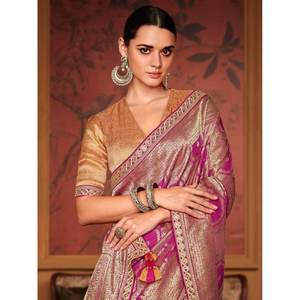 Magenta Zari Weaving Silk Saree with <b>Blouse</b> Alluring Wedding Wear - Product Image 4