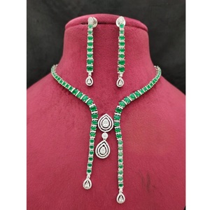 Conjunto de collar AD con acabado blanco de diseño exclusivo de la mejor calidad a la moda con pendientes para colección de bodas para mujer - Product Image 1