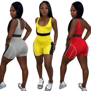 2024 conjunto de chándal de terciopelo de manga corta de verano para mujer Pantalones cortos de terciopelo con patrón sólido y Top corto a juego traje de 2 piezas - Product Image 2