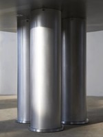 N Sons Innovation Elephant Tripod Table Art Deco Forme irrégulière Trois pieds cylindriques 100% fabriqué à la main en aluminium Maison Bureau