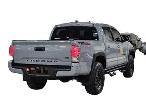 Camioneta Doble Cabina 4x4 Mediana 2024, Sin Accidentes, Suspensión Todoterreno, Faros LED, Caja de Cambios Automática, R18 Izquierda, Color Oscuro - Product Image 5