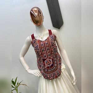 Lehenga Choli de Diseño para Fiesta, Bordado Nupcial Pesado con Espejo, Listo para Enviar, Indio, para Mujer, Boda - Product Image 3