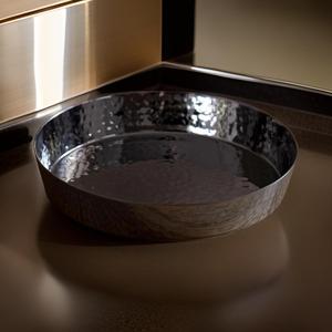 Bandeja Redonda Plateada Pulida con Textura Martillada, Borde Grueso, Alta Calidad, Hecha a Mano, Decorativa, para Servir Alimentos, Proveedor de Bandejas - Product Image 3