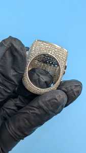 Anillo de lujo para hombre, estilo hip hop, con diamantes de moissanita VVS de alto brillo, chapado en rodio sobre plata de ley 925, ideal para fiestas. - Product Image 4