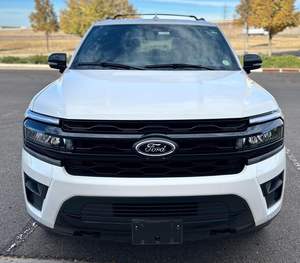 La Elección del Distribuidor: Ford Expedition Limited 4x4 2023, Inspeccionada, Turbo V6, Tracción en las Cuatro Ruedas, Interior de 7 Asientos, Sin Modificaciones - Product Image 1