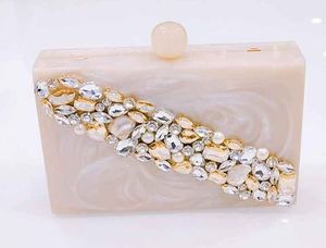 Bolso de mano artesanal de resina duradero y ligero de alta calidad para mujer, accesorio de moda con estilo de amor - Product Image 6