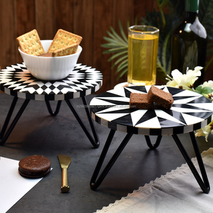 Soporte para Pastel Hecho a Mano con Incrustaciones de Hueso y Patas de Metal – Soporte Decorativo para Exhibición de Postres y Chocolate - Product Image 4