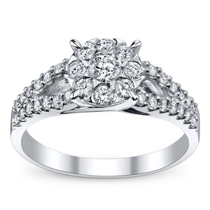 Bague de fiançailles pour femme en or 18 carats 1ct coupe ronde diamant de laboratoire accessoire de mariage élégant de luxe - Product Image 5