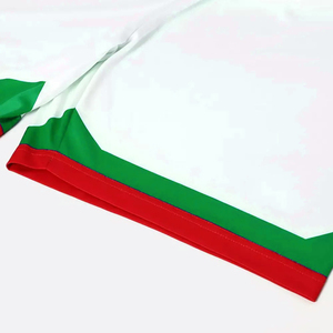 Ensemble de maillots de football personnalisés de haute qualité, vert, 100% polyester, léger, écologique, respirant, extensible dans quatre directions, imprimé sur le devant - Product Image 4