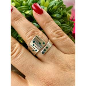 Anillo Ajustable Raymond Begay con Incrustaciones de Ópalo y Oro Rosa/Plata, Talla 10, Regalo para Él, Piedras Preciosas Naturales, Chapado en Dos Tonos - Product Image 2