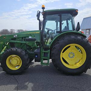 Tracteur John Deere 6135E 2022 - Product Image 2