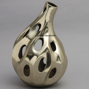 Attractive Design Flower <b>Vase</b> In Aluminum <b>Gold</b> Plated Best Polished Flower <b>Vase</b> For Home Table Decorative Use - Product Image 5
