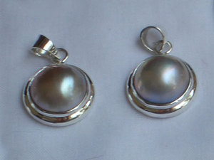 Perle blanche avec perle argentée, combinaison indonésienne avec argent 925k, cadre en argent de Bali, idéal pour pendentif. - Product Image 4