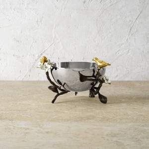 Magnifiques bols de service en métal fabriqués à la main avec sculpture florale de qualité supérieure, parfaits pour les repas haut de gamme et les rassemblements festifs - Product Image 2