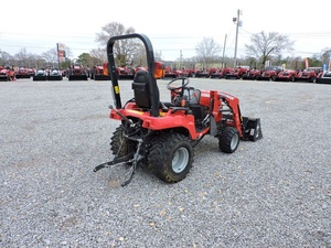 รถแทรกเตอร์มือสอง Massey Ferguson GC 1725 55 แรงม้า ขับเคลื่อน 4 ล้อ สำหรับใช้งานในฟาร์ม พร้อมปั๊ม  ขาย - Product Image 4
