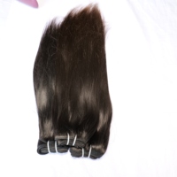 Cheveux indiens vierges non traités à 100 %, ondulations bouclées, cuticules alignées, tissage double trame à la machine et extensions à clips
