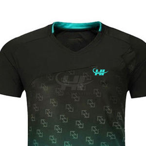 Uniforme de tennis professionnel en polyester avec tissu respirant, personnalisable pour un entraînement et des matchs confortables - Product Image 4